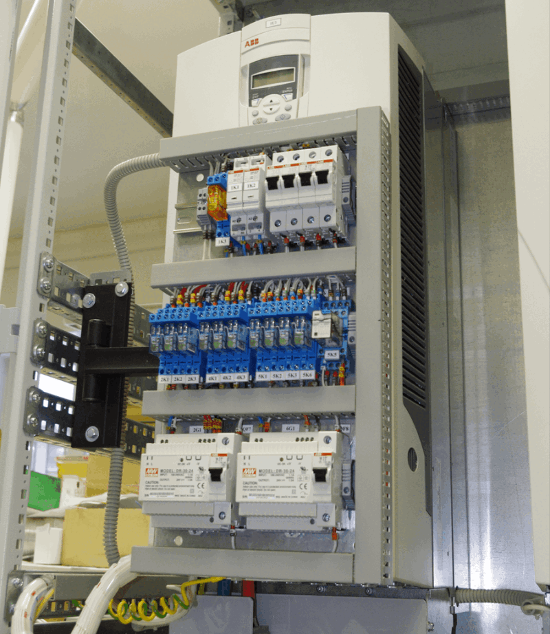 Шкаф управления двумя насосами ШУН 2-04500-ххЧ-К1-IP54.